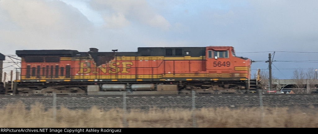 BNSF 5649